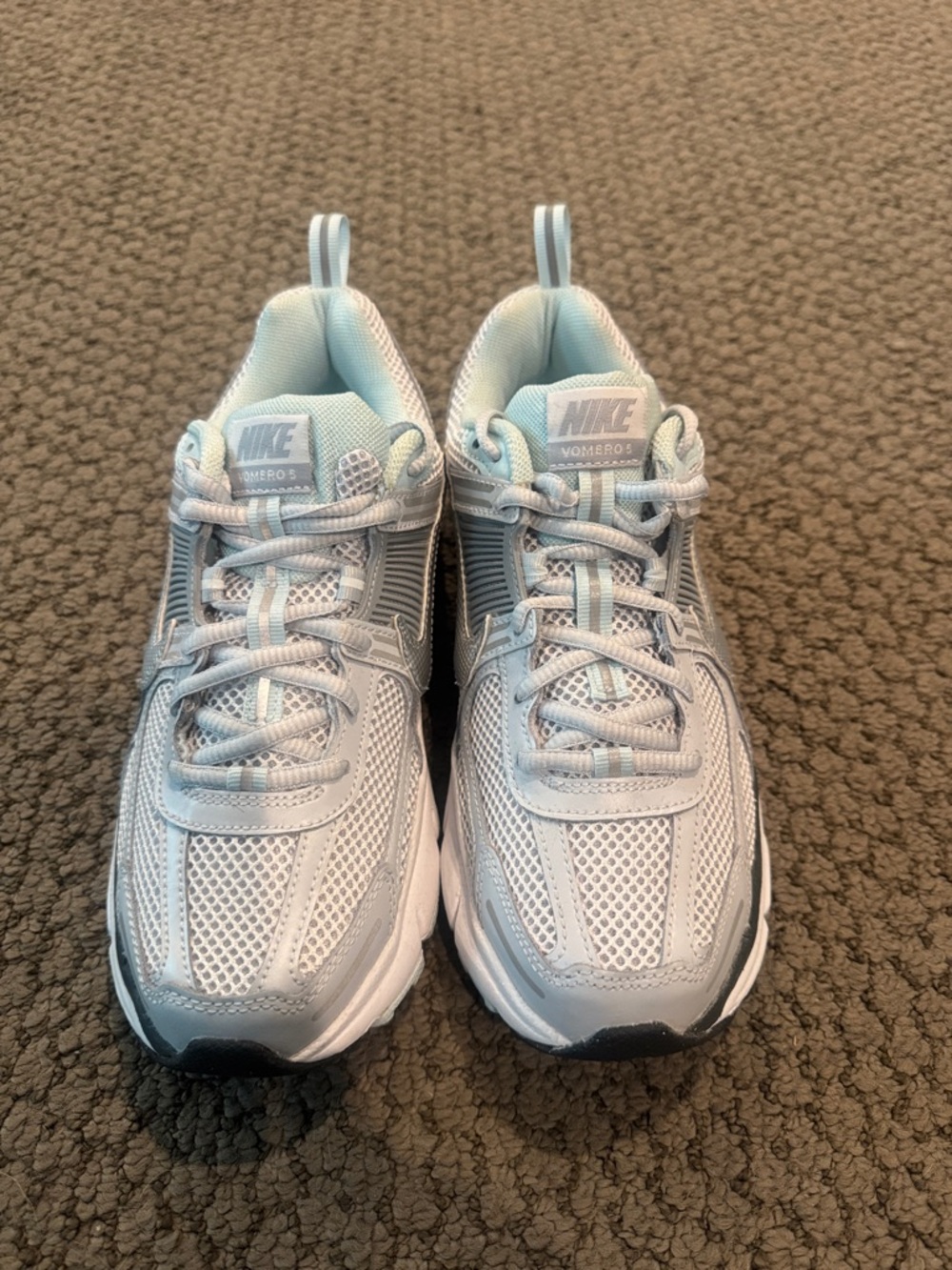 Brand New Nike Kids Vomero 5 Size 5.5Y